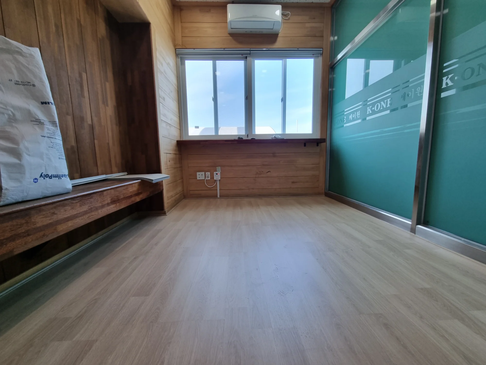인천 서해구 휴게실 5평 전기온돌강화마루 시공 사진 2