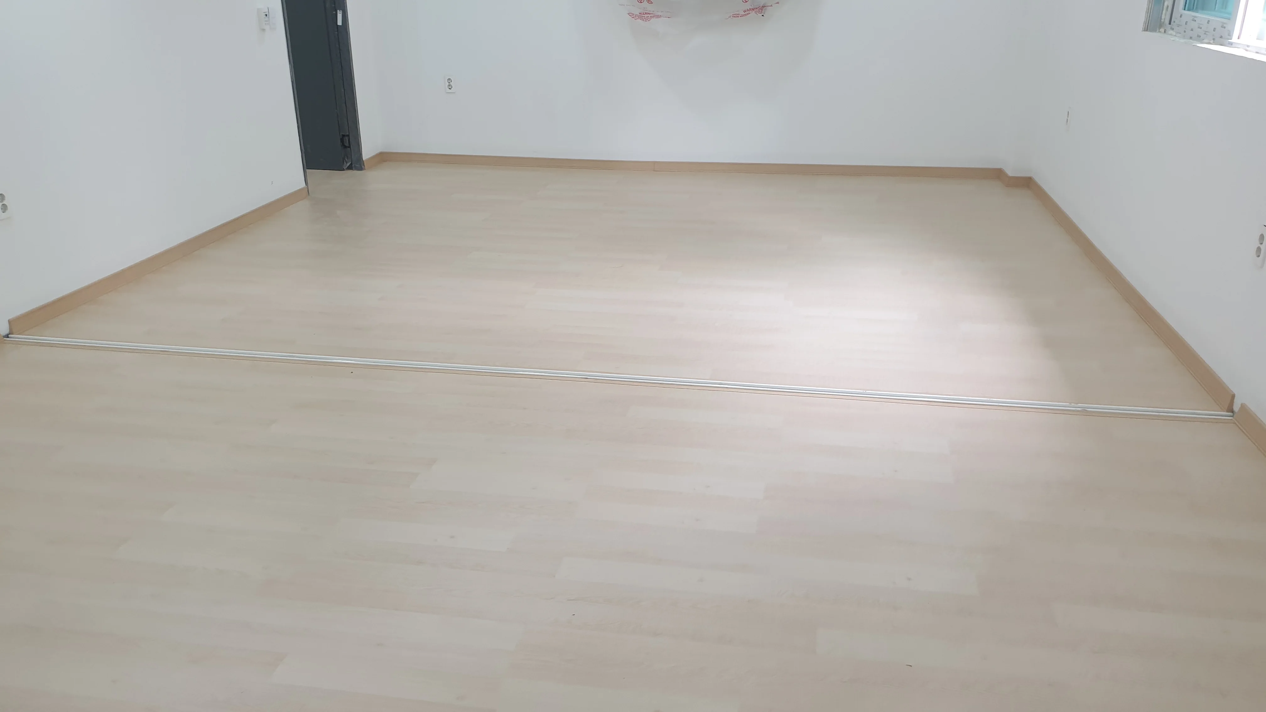 서울 금천구 종교시설 50평 전기온돌강화마루 시공 사진 2