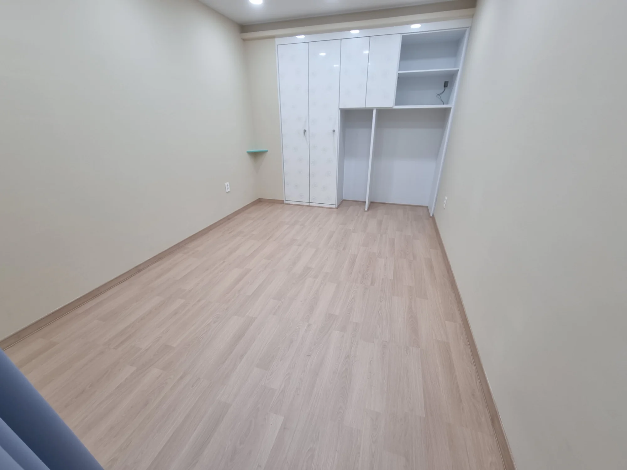 인천 연수구 상업 시설 25평 전기온돌강화마루 시공 사진 4