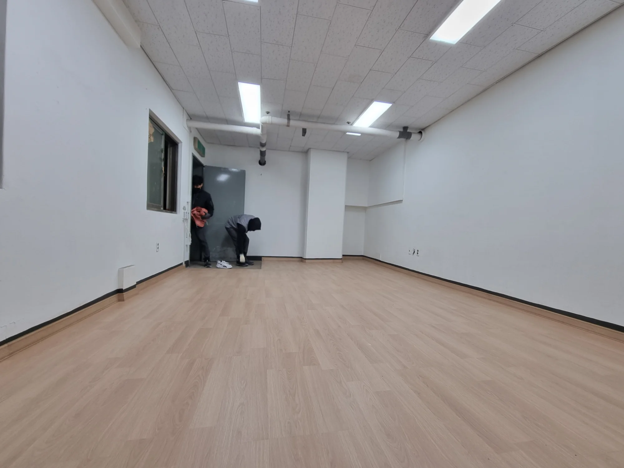 서울 광진구 휴게실 10평 전기온돌강화마루 시공 사진 2