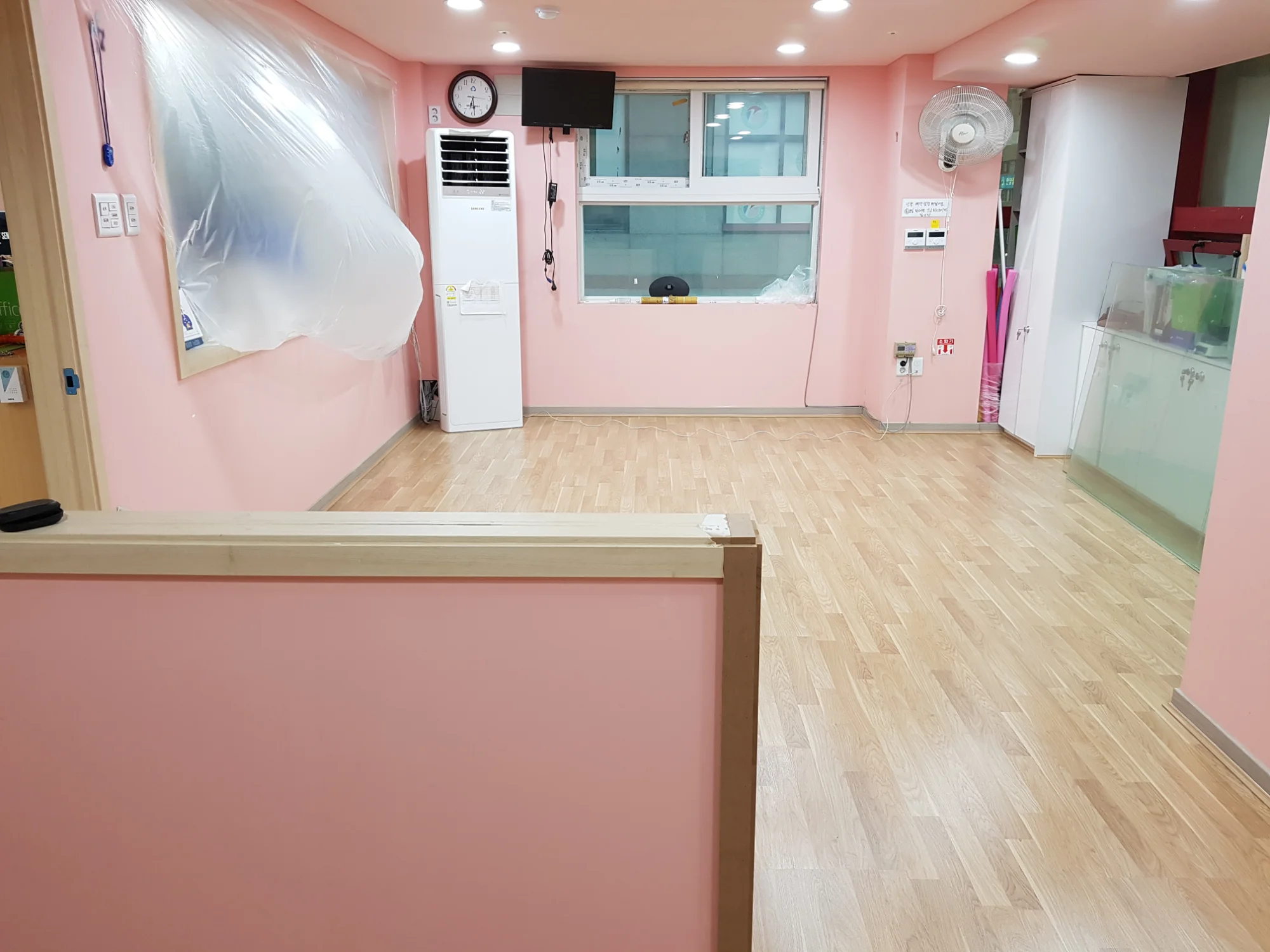 경기 안양시 상업 시설 15평 전기온돌강화마루 시공 사진 1