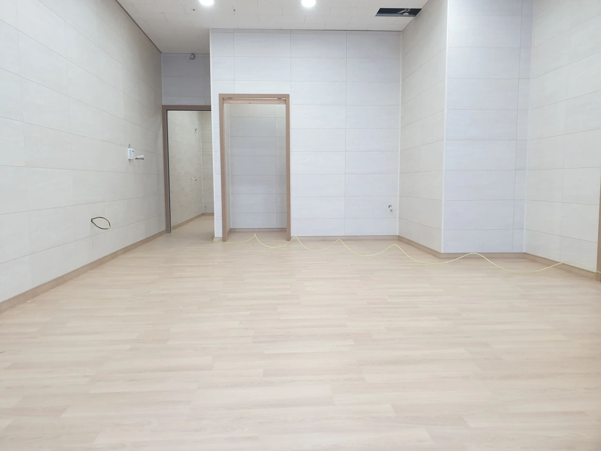 충남 아산시 병원 40평 전기온돌강화마루 시공 사진 3