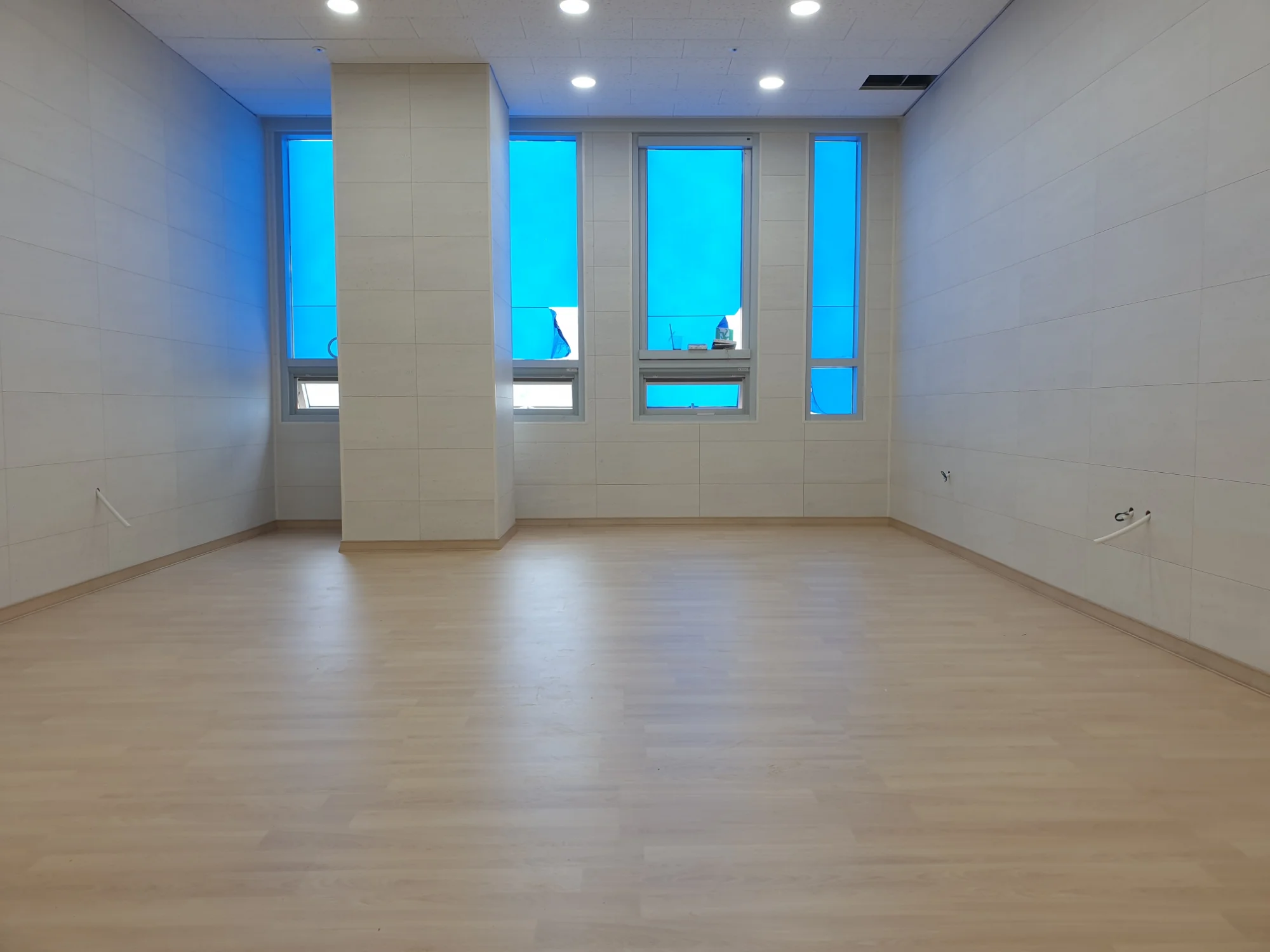 충남 아산시 병원 40평 전기온돌강화마루 시공 사진 2