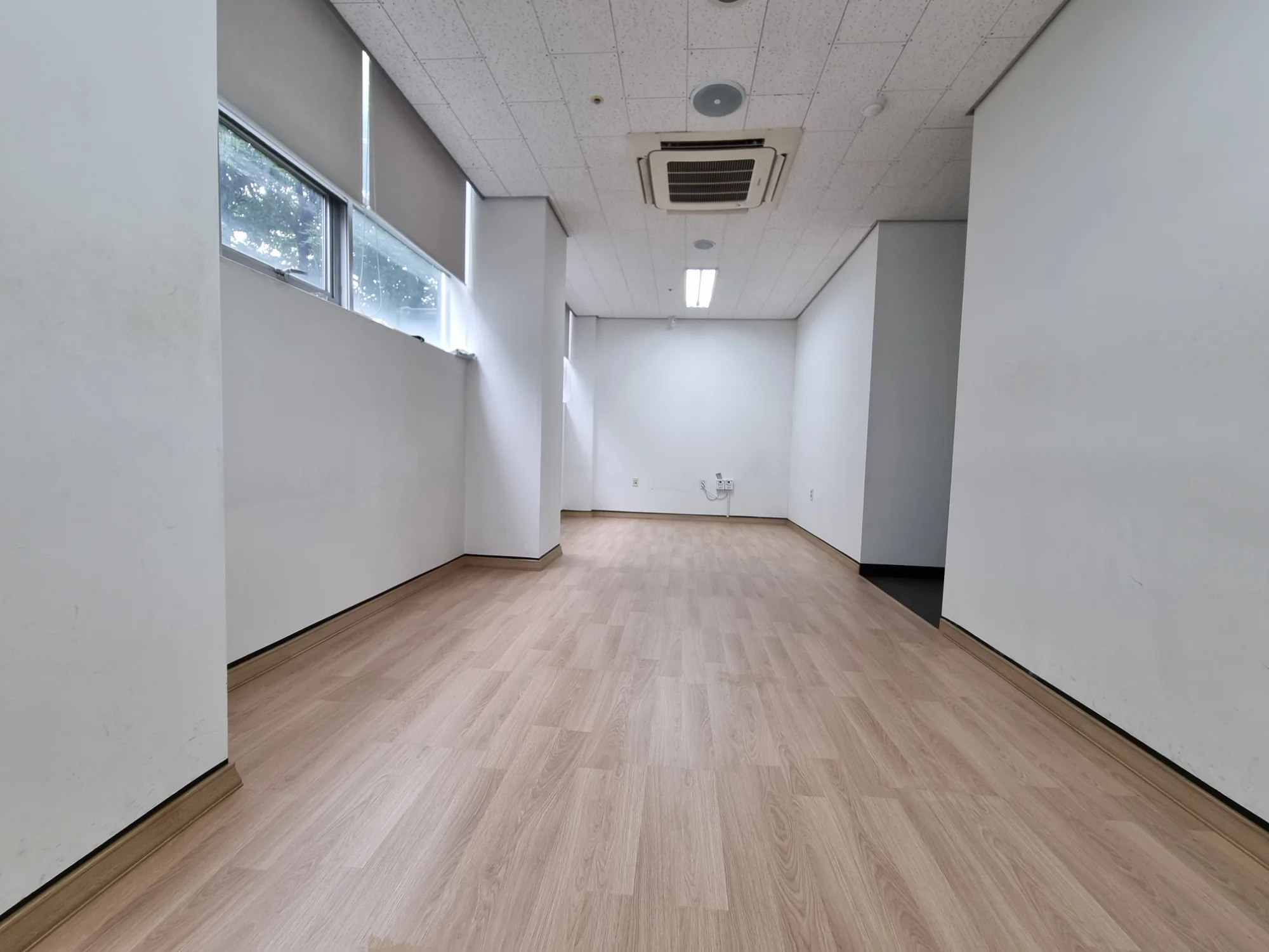 인천 제물포구 휴게실 5평 전기온돌강화마루 시공 사진 2