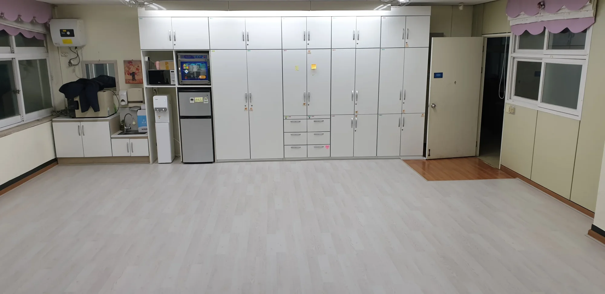 인천 부평구 학교 20평 전기온돌강화마루 시공 사진 2