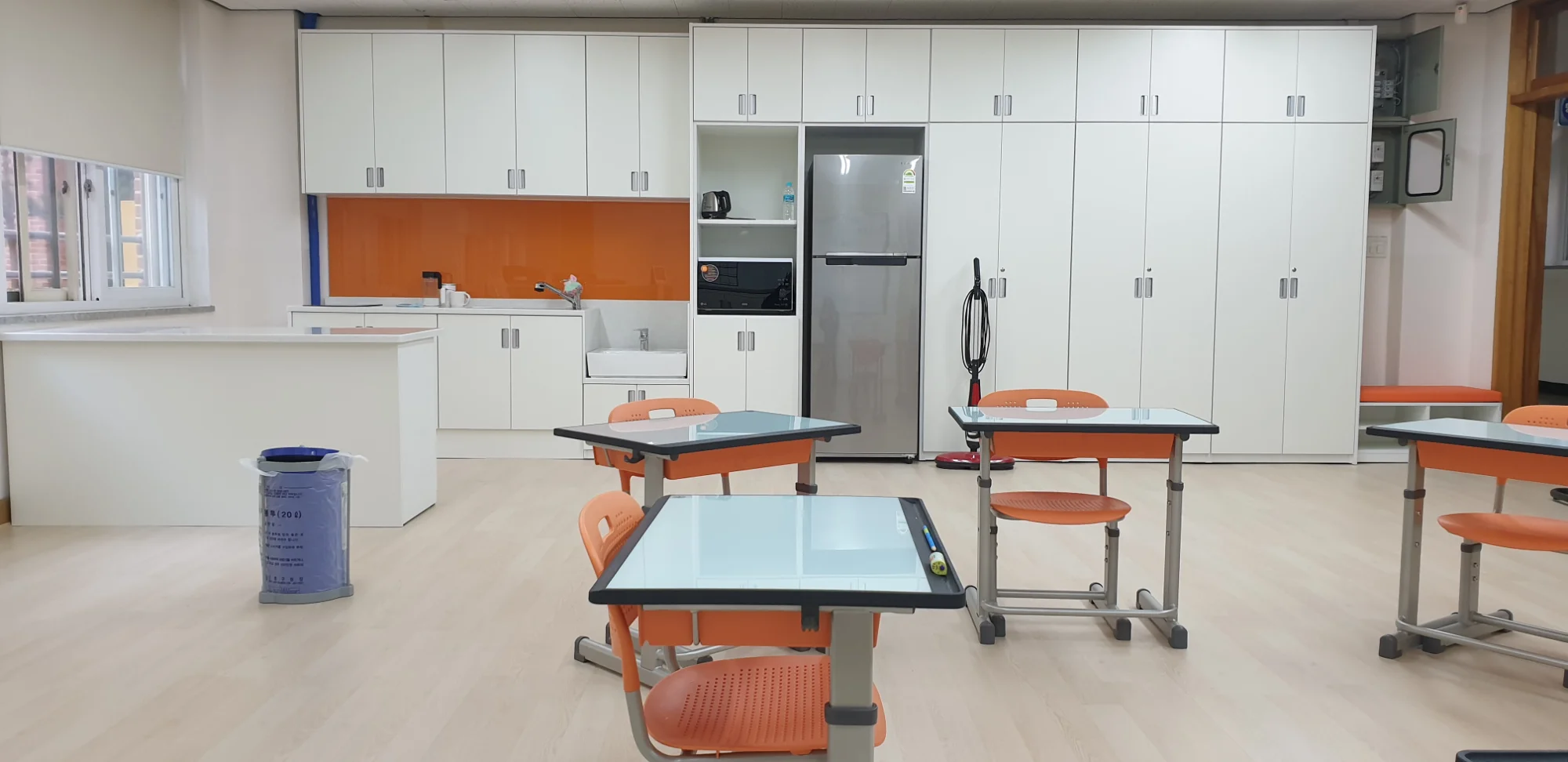 경기 안산시 학교 20평 전기온돌강화마루 시공 사진 3