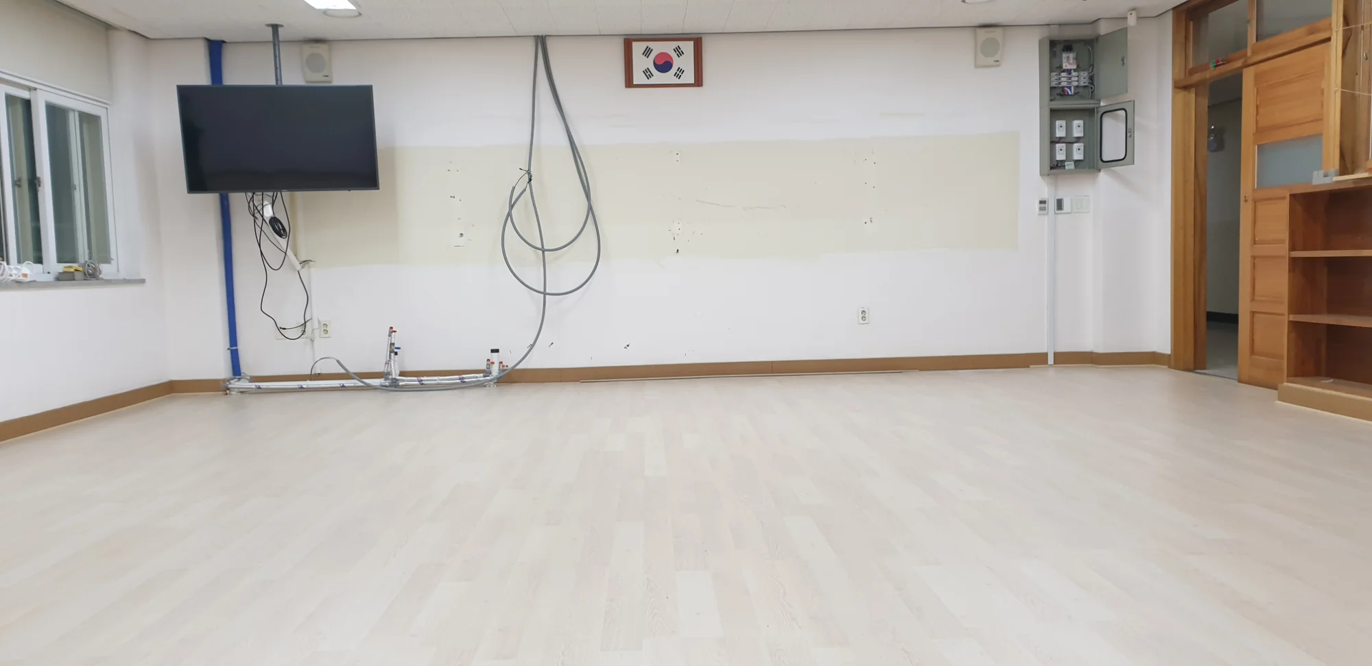 경기 안산시 학교 20평 전기온돌강화마루 시공 사진 1