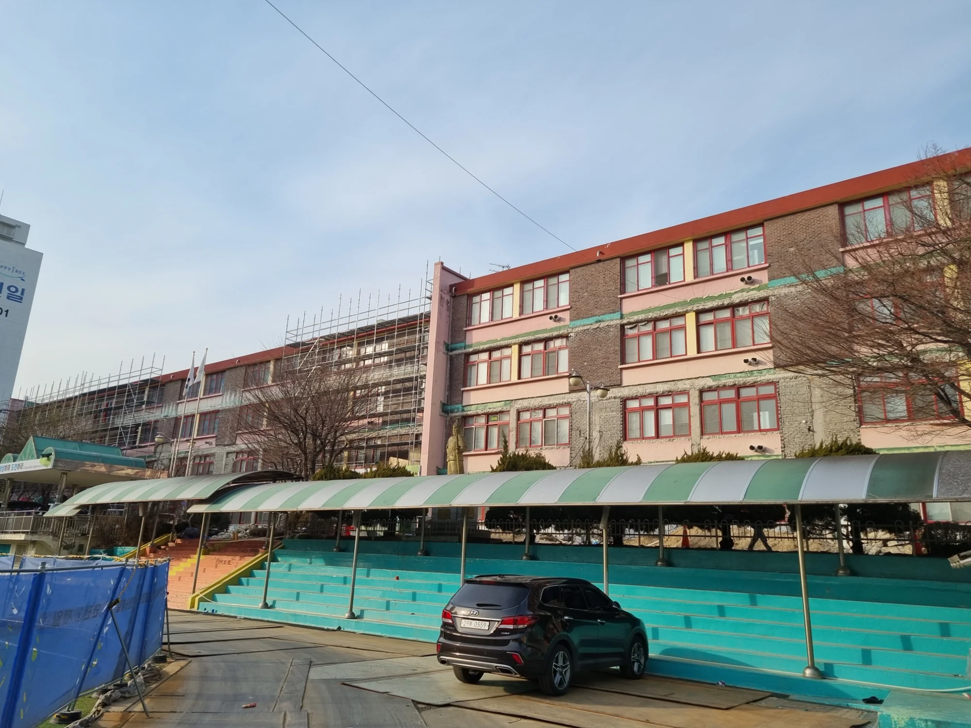 경기 수원시 학교 40평 전기온돌강화마루 시공 사진 1
