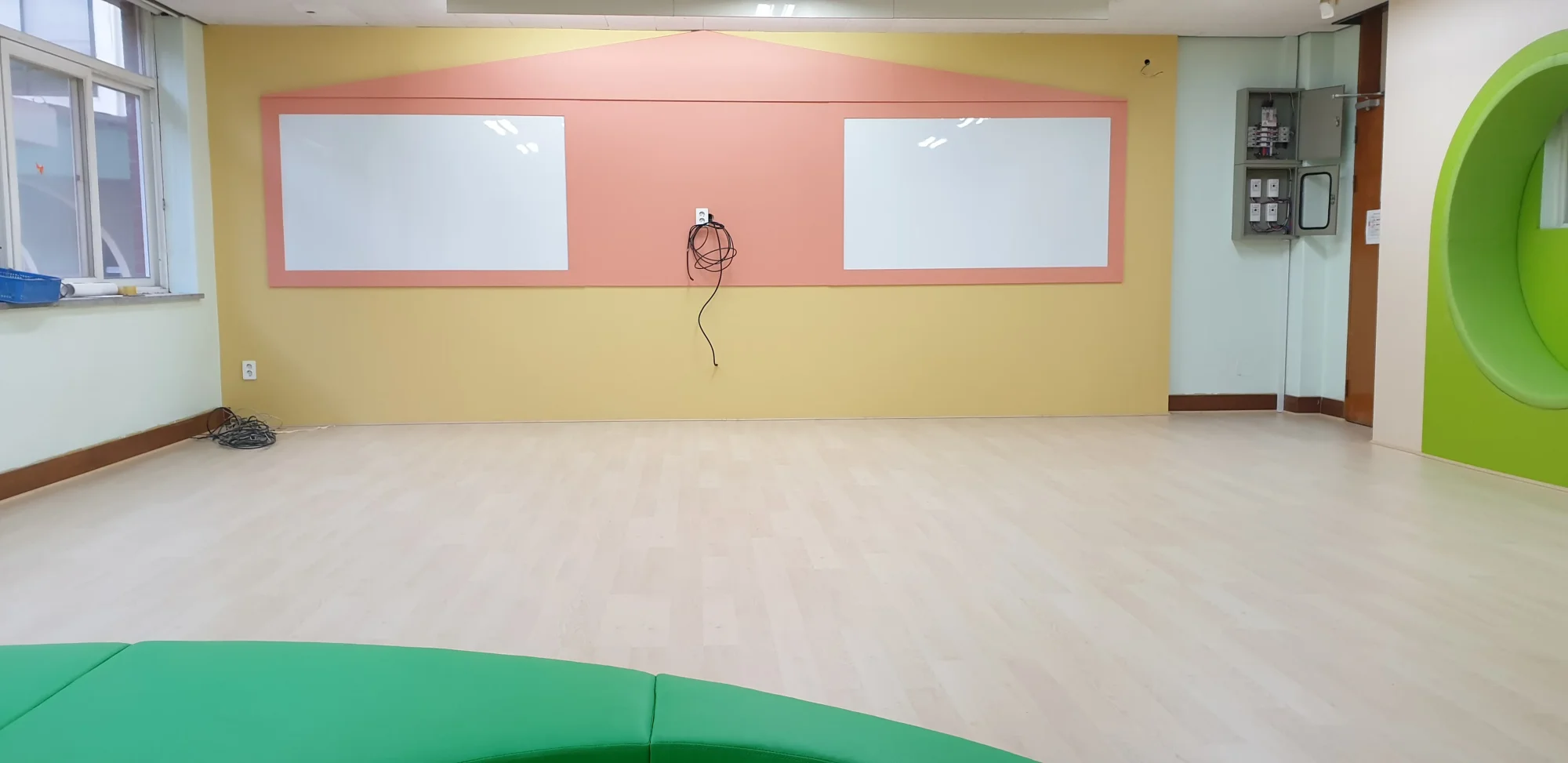 인천 연수구 학교 18평 전기온돌강화마루 시공 사진 3