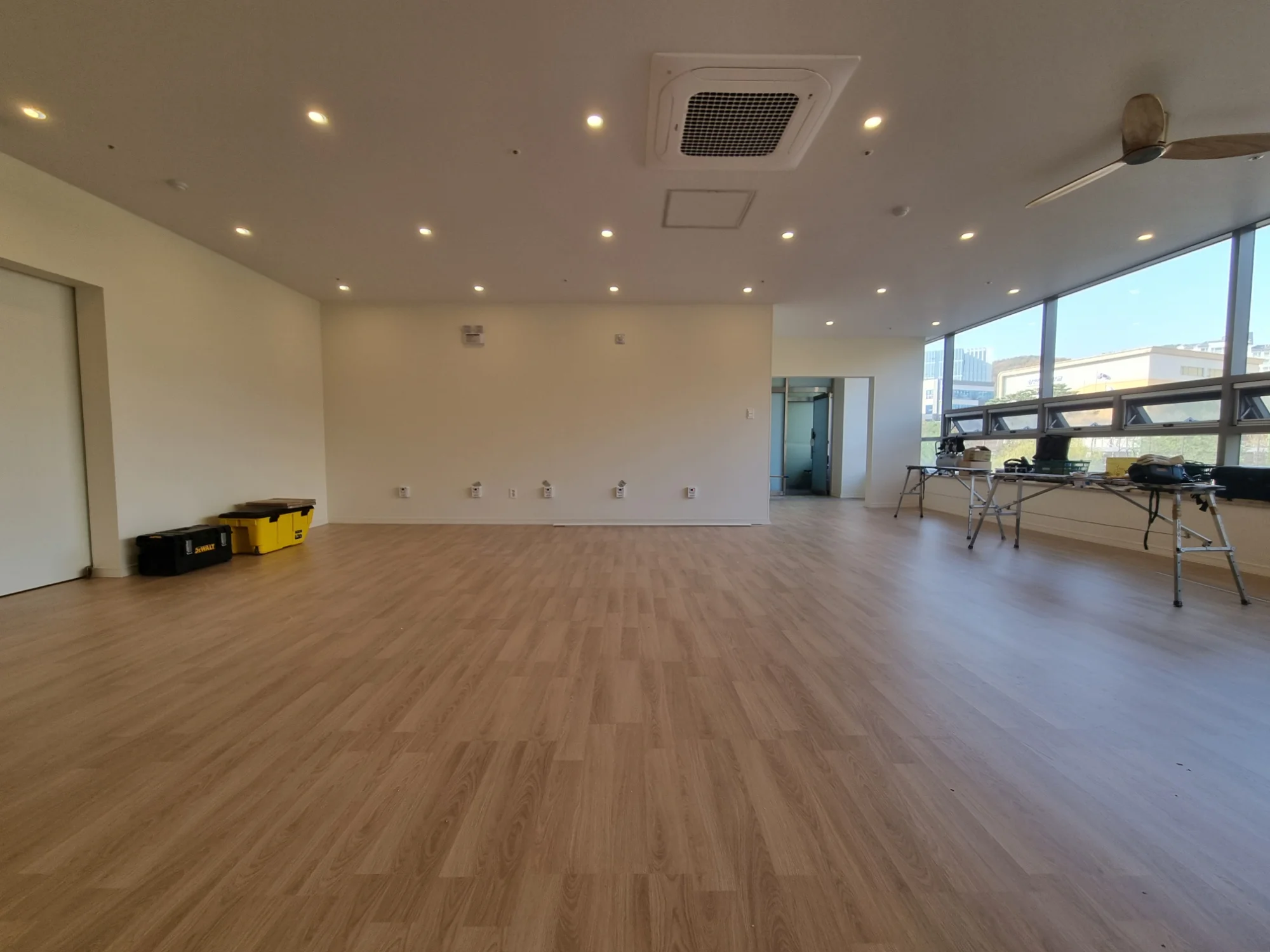 경기 수원시 운동 시설 25평 전기온돌강화마루 시공 사진 2