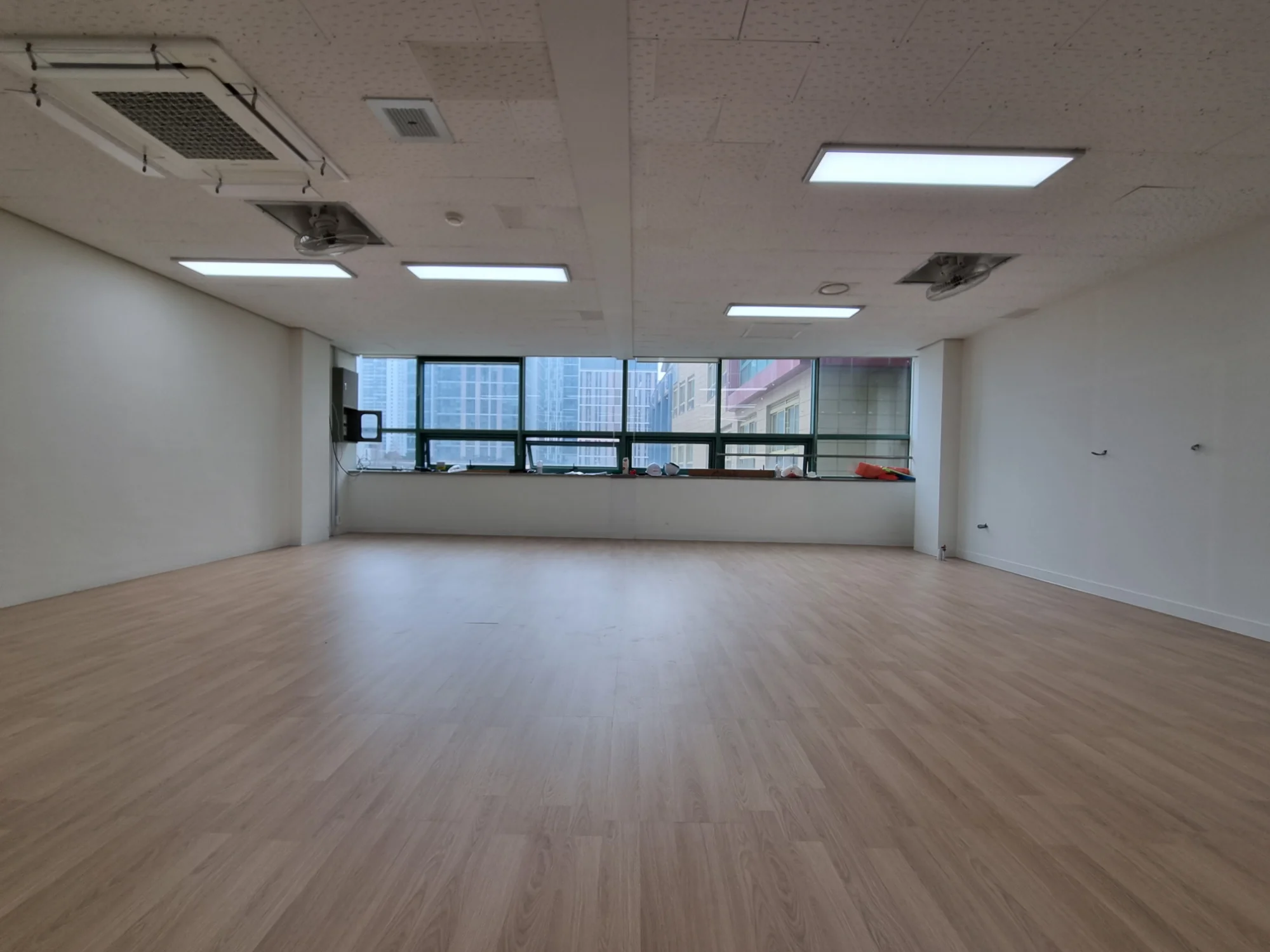 인천 연수구 학교 20평 전기온돌강화마루 시공 사진 3