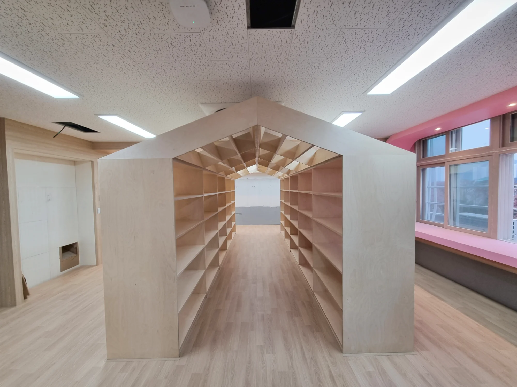대구 북구 학교 40평 전기온돌강화마루 시공 사진 4