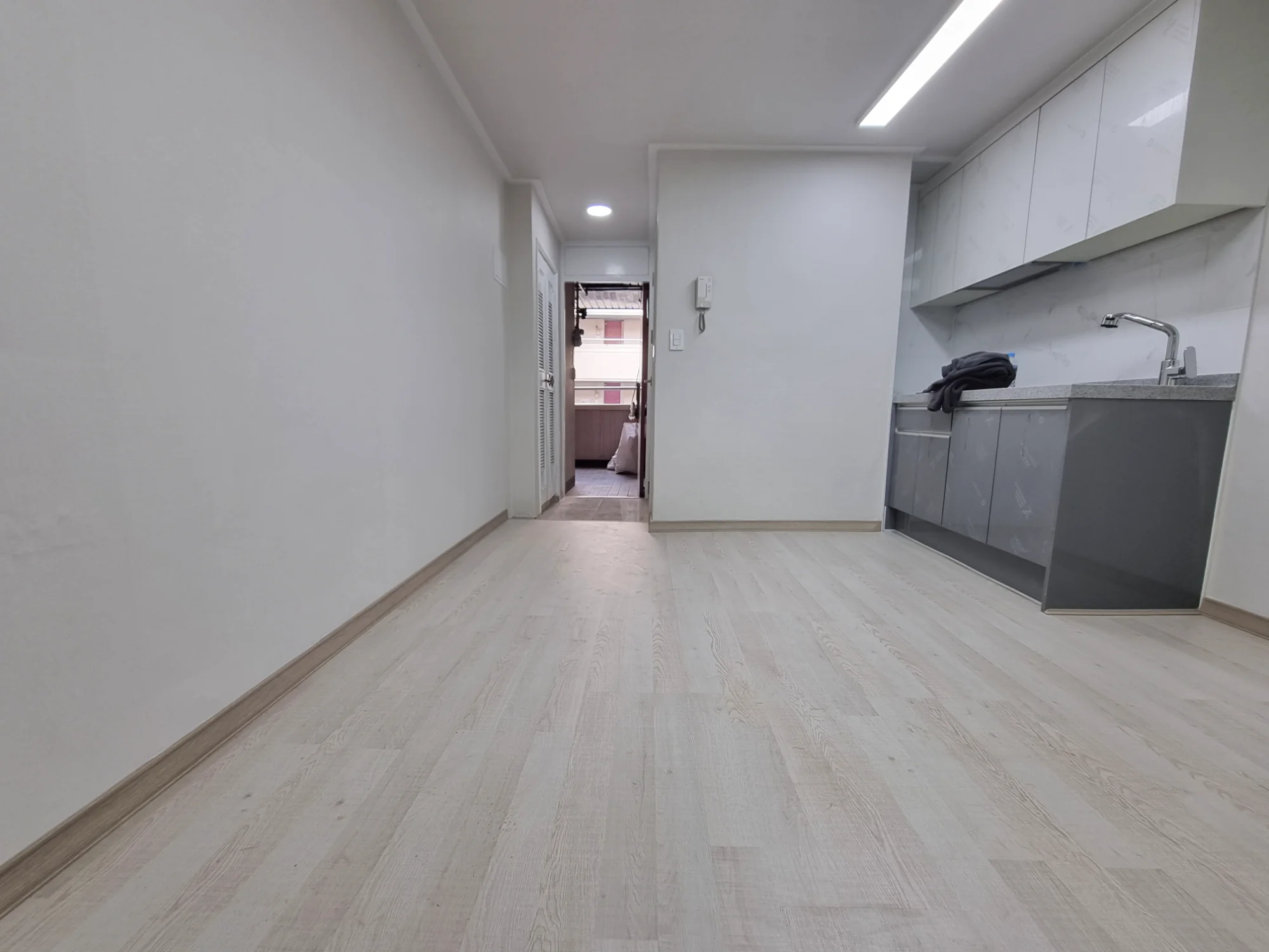 서울 서초구 오피스텔/원룸 5평 전기온돌강화마루 시공 사진 1