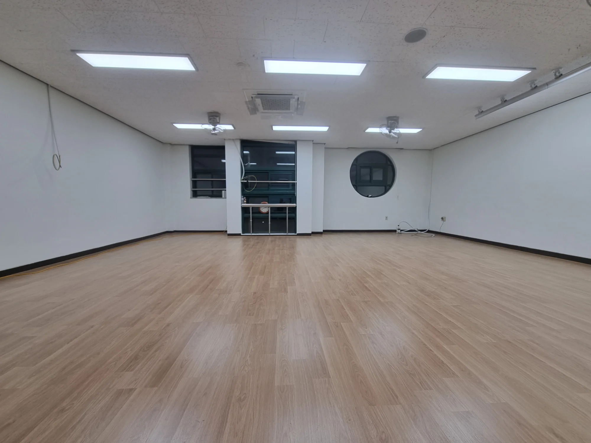 경기 부천시 학교 20평 전기온돌강화마루 시공 사진 2