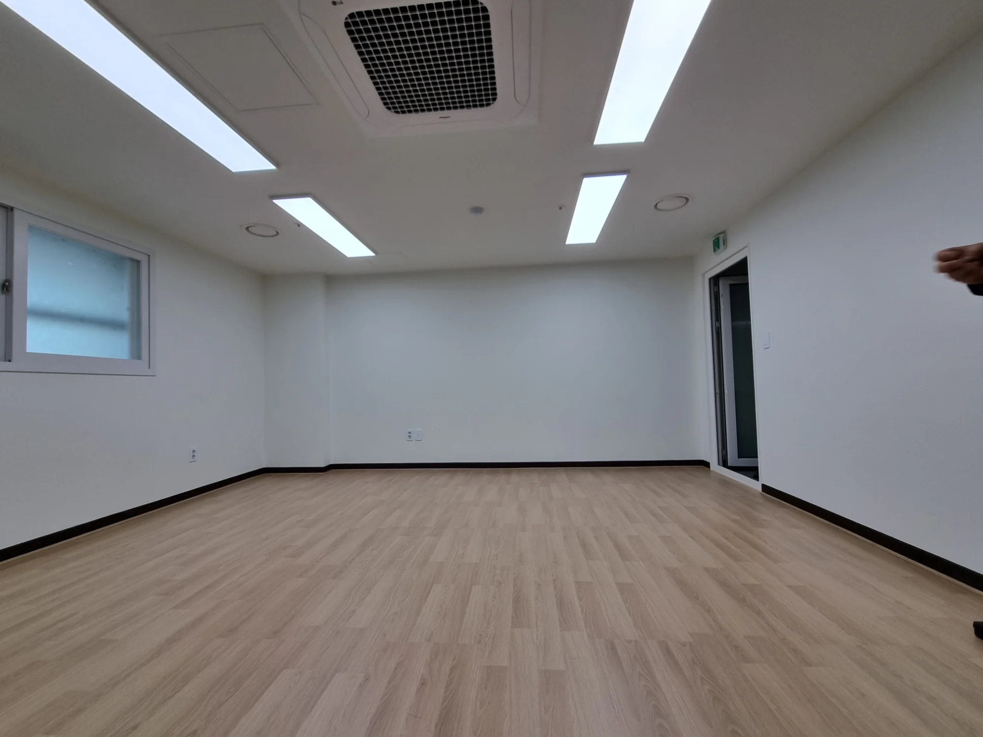 경기 성남시 사무실 10평 전기온돌강화마루 시공 사진 2