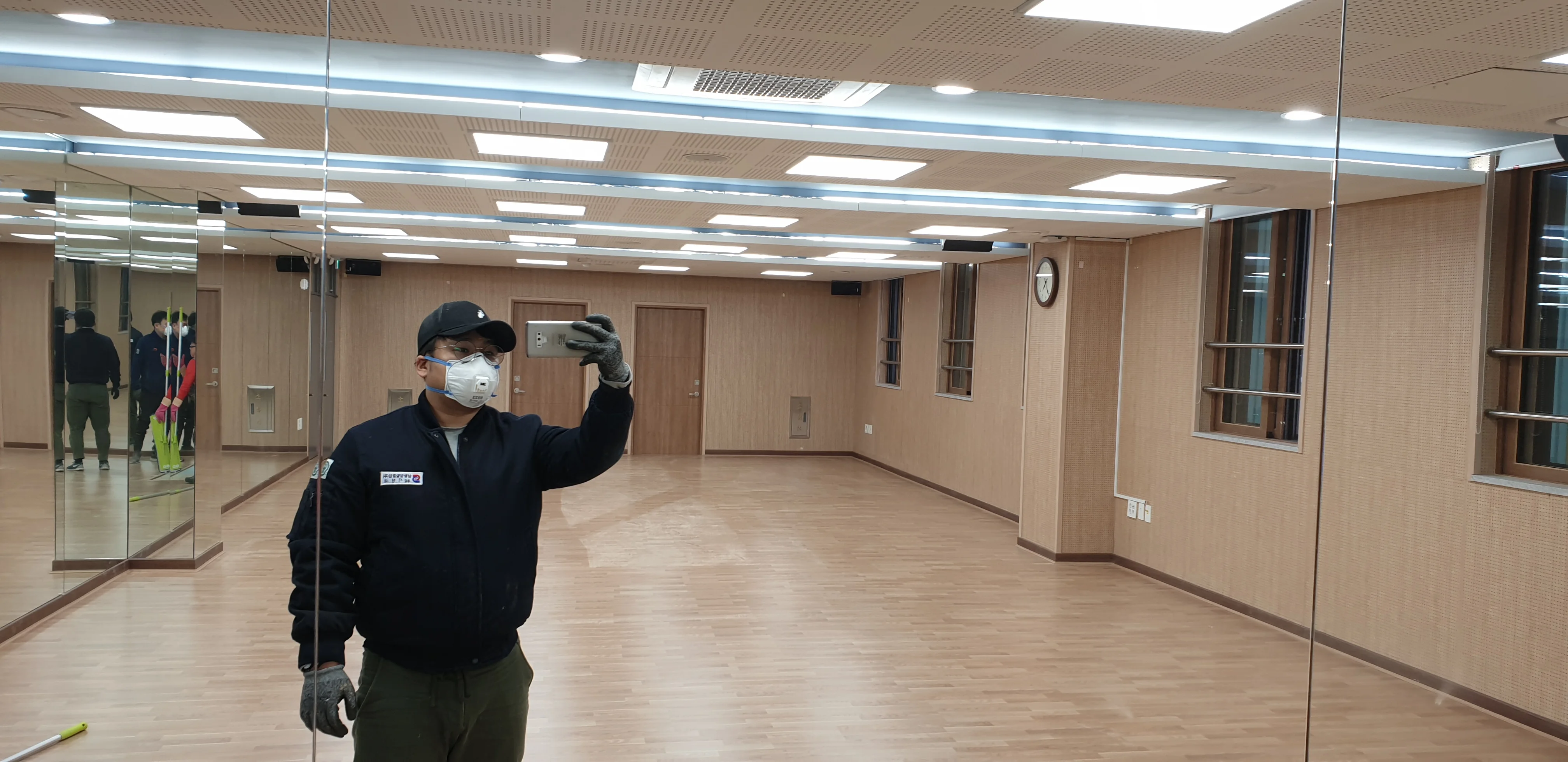 경기 시흥시 공공 기관 30평 전기온돌강화마루 시공 사진 2