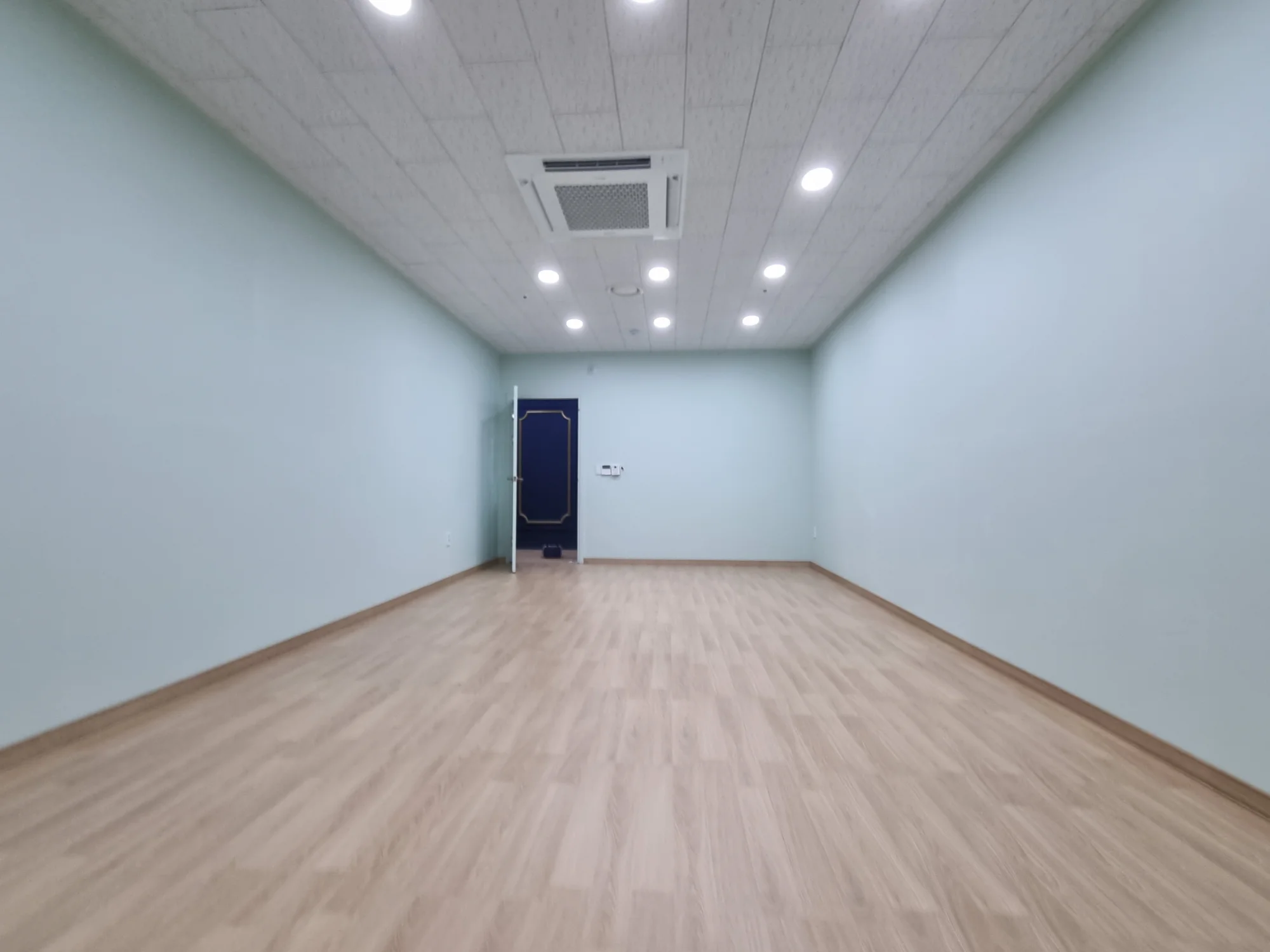 충남 아산시 병원 7평 전기온돌강화마루 시공 사진 1