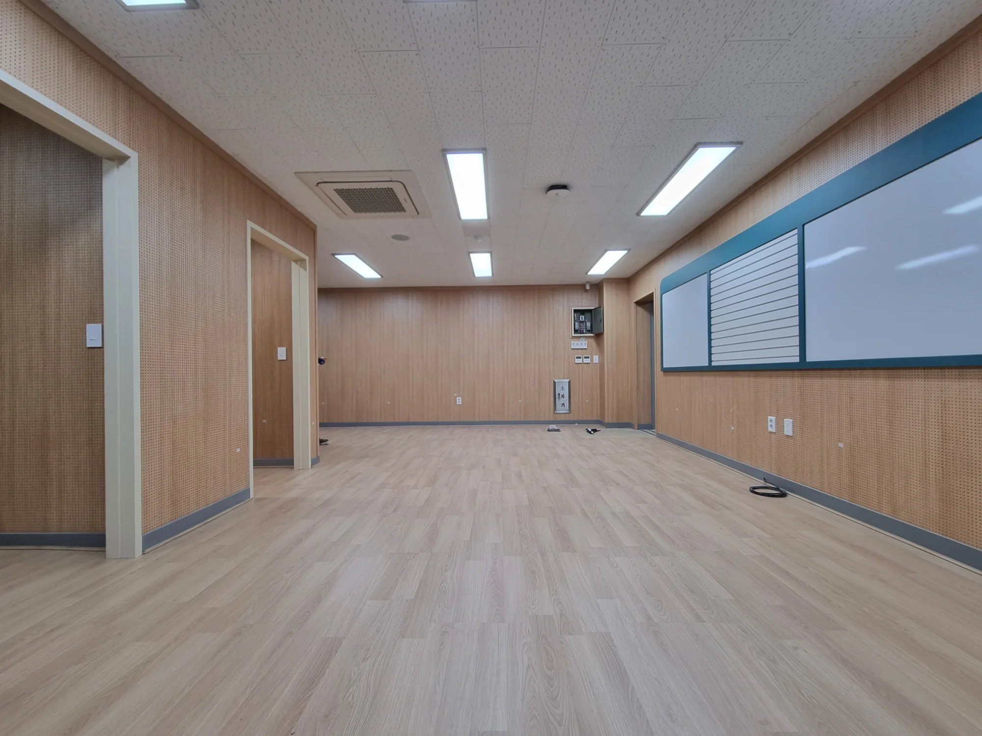 경기 광주시 학교 28평 전기온돌강화마루 시공 사진 3