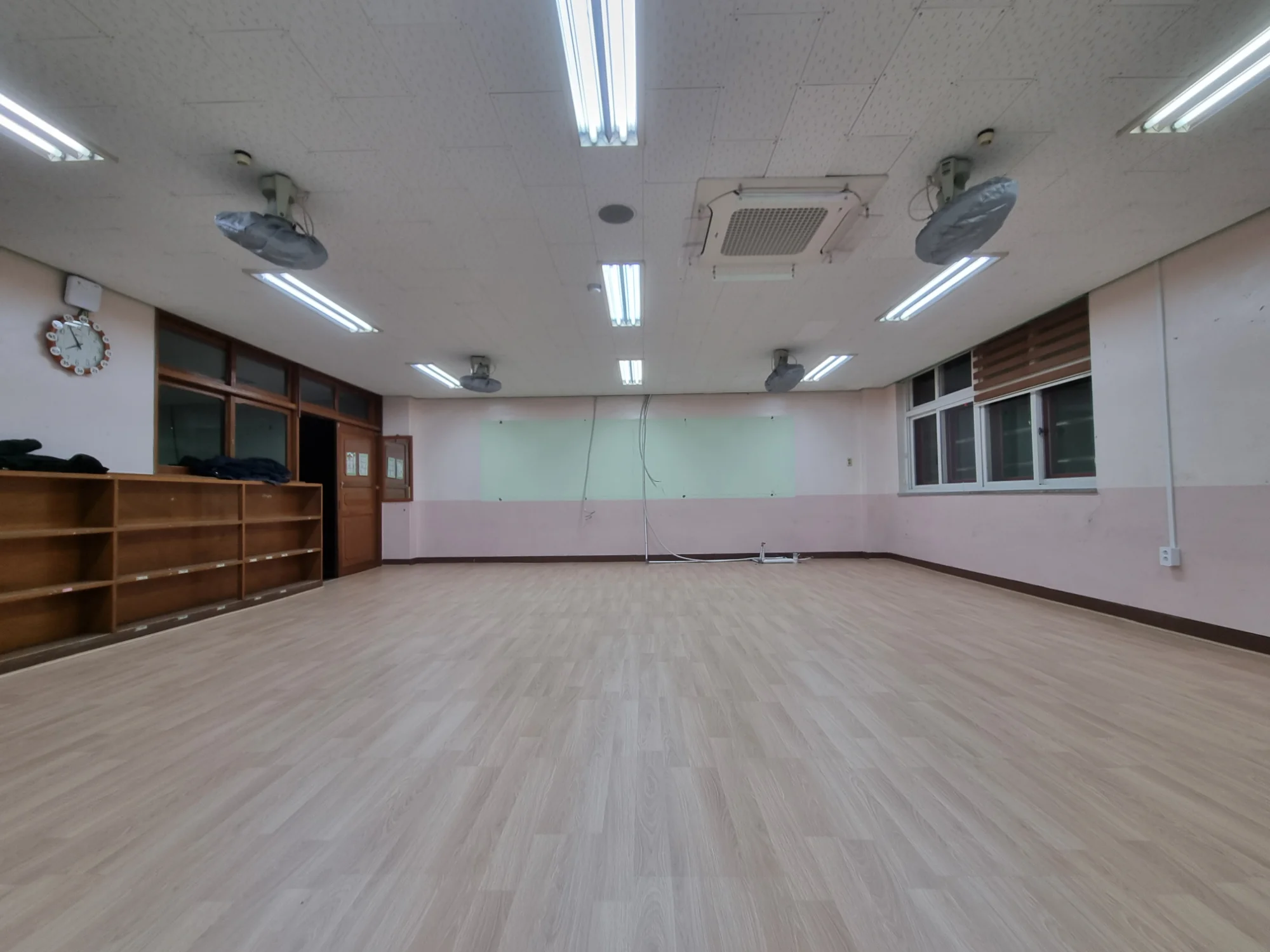 경기 군포시 학교 20평 전기온돌강화마루 시공 사진 2