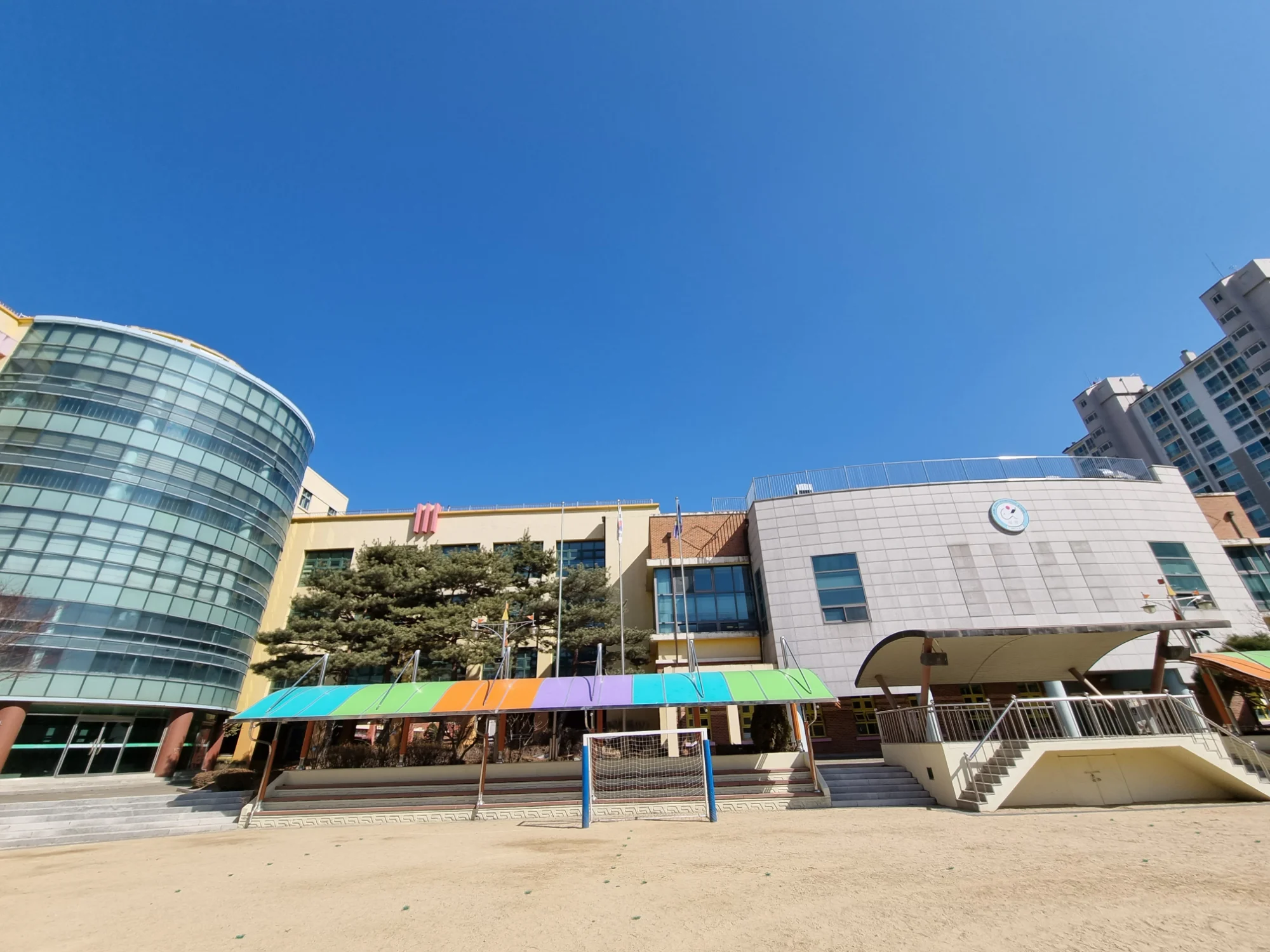 경기 군포시 학교 20평 전기온돌강화마루 시공 사진 1