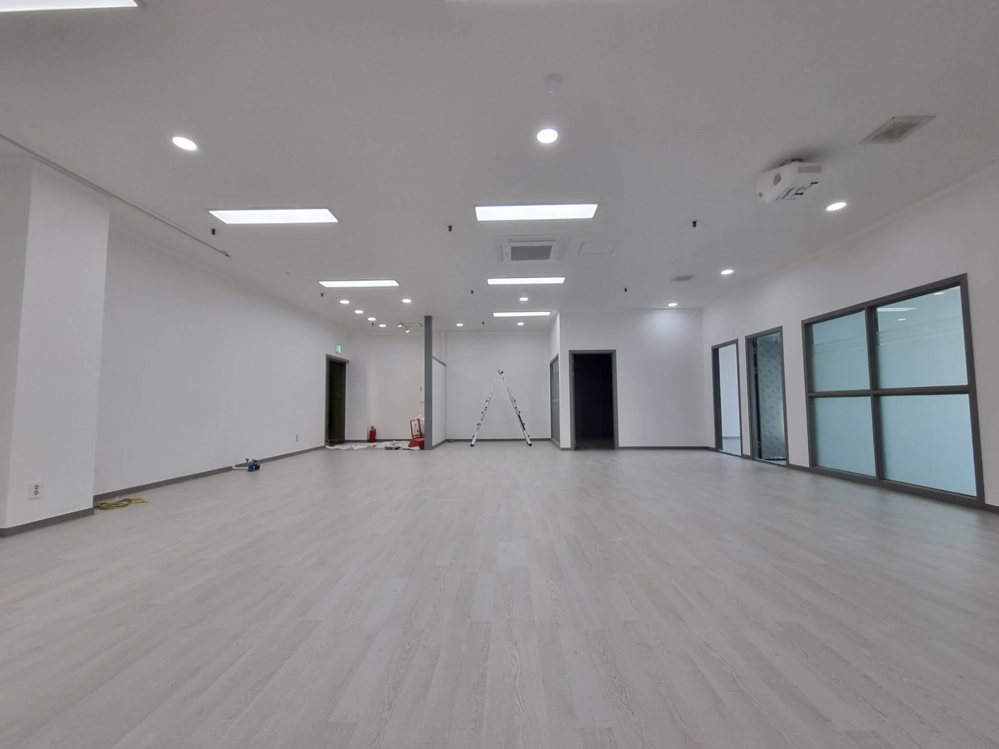경기 안산시 병원 25평 전기온돌강화마루 시공 사진 2