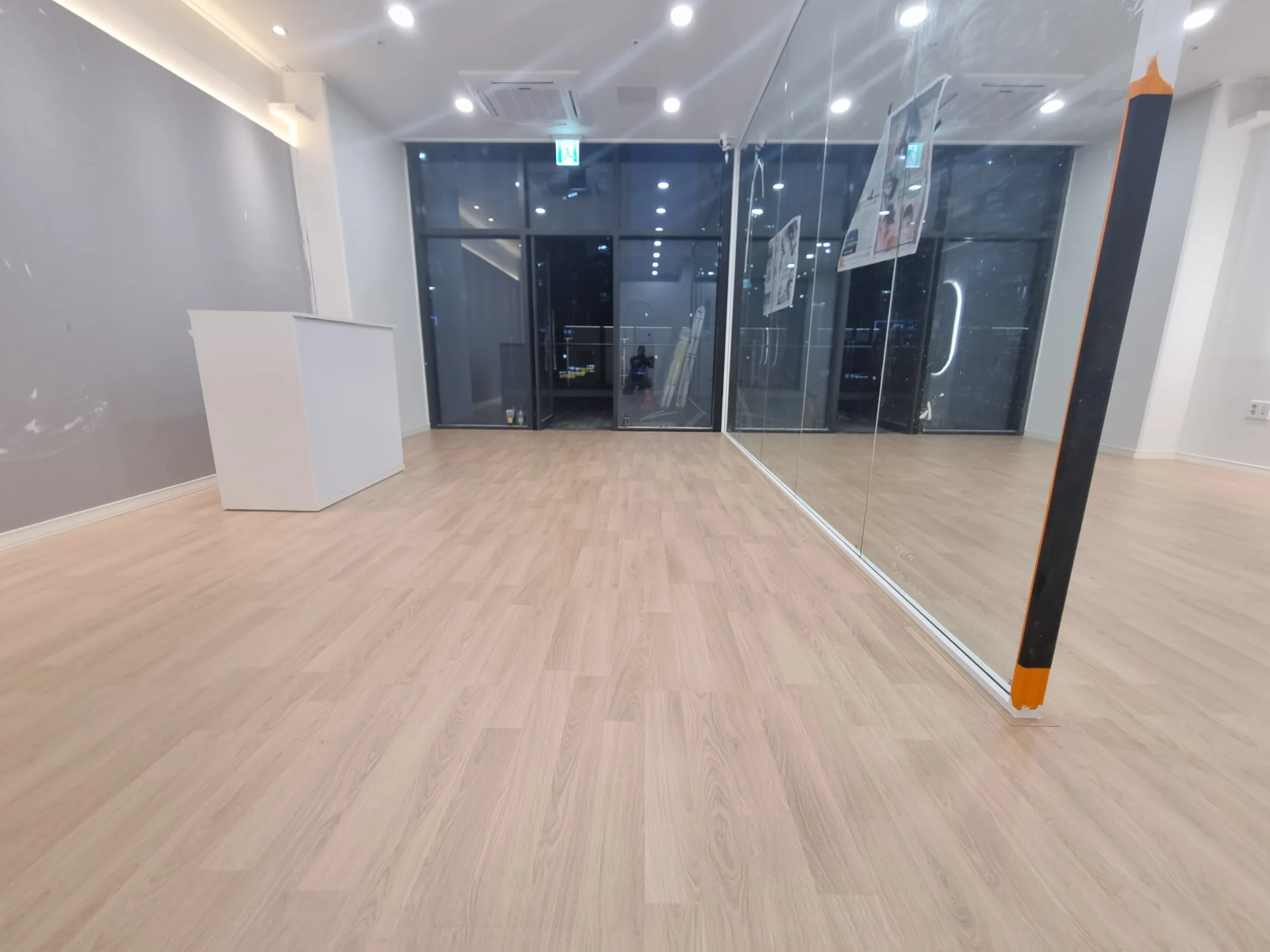경기 하남시 운동 시설 25평 전기온돌강화마루 시공 사진 1