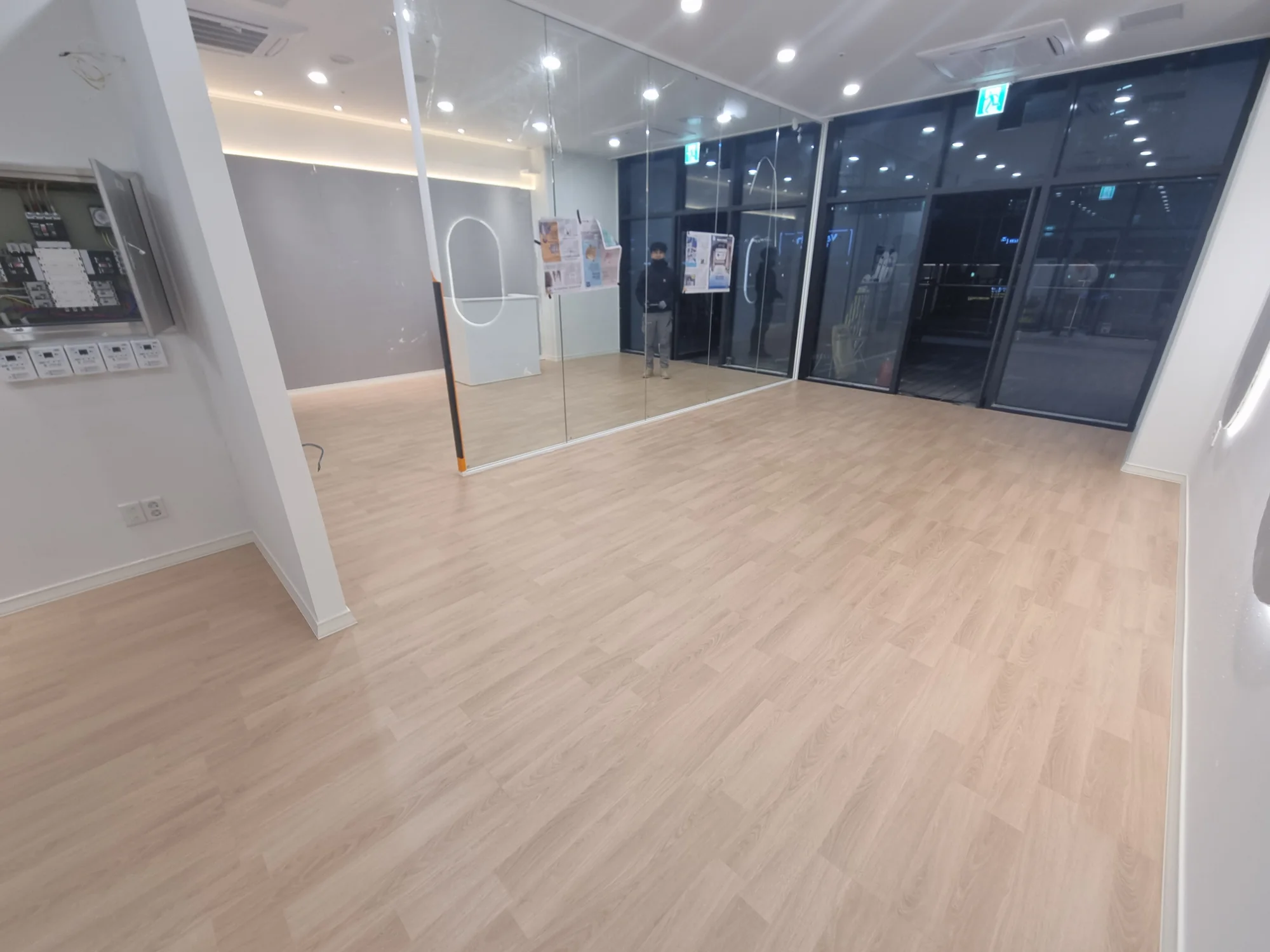 경기 하남시 운동 시설 25평 전기온돌강화마루 시공 사진 3