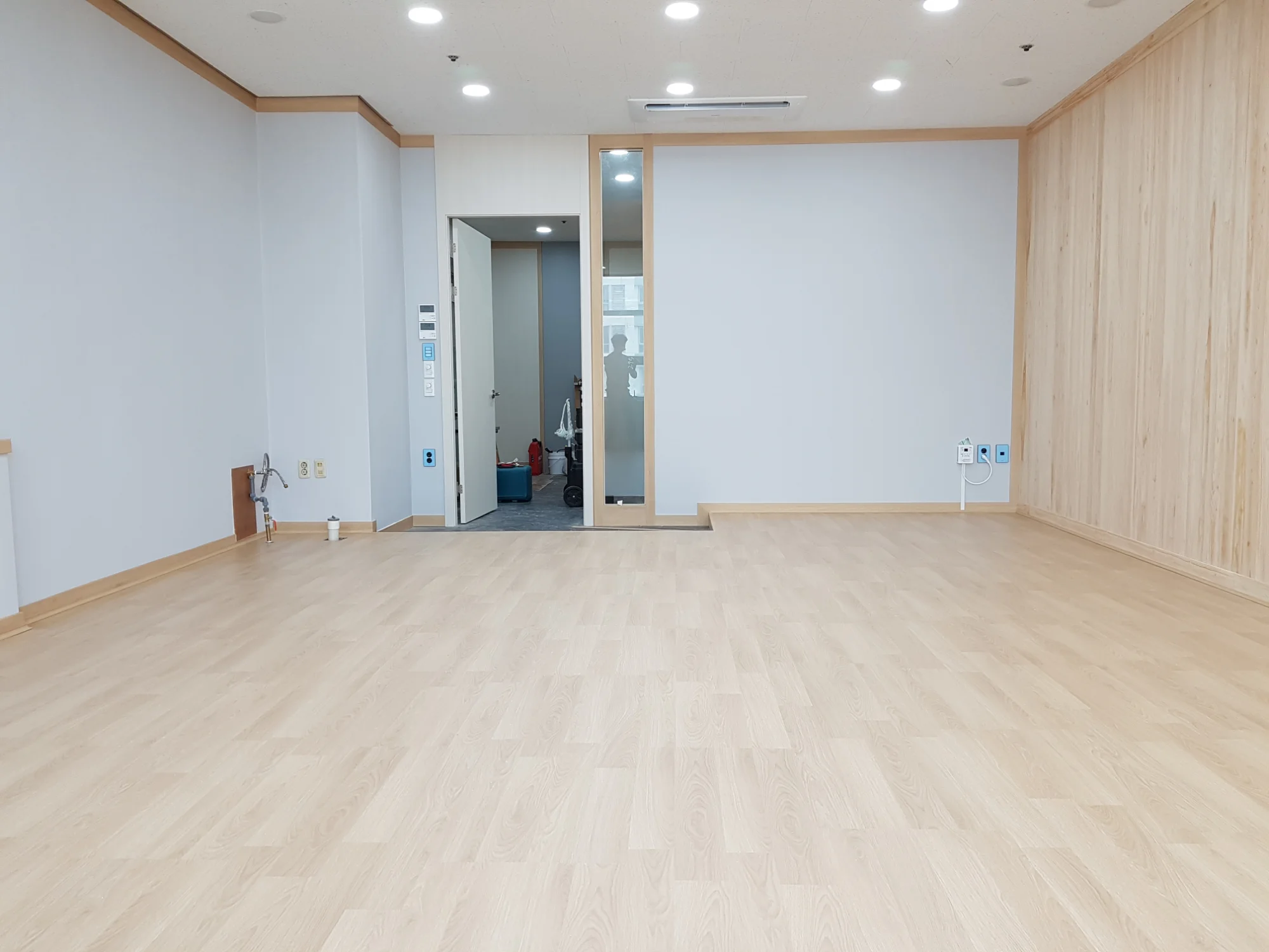 서울 영등포구 사무실 15평 전기온돌강화마루 시공 사진 1