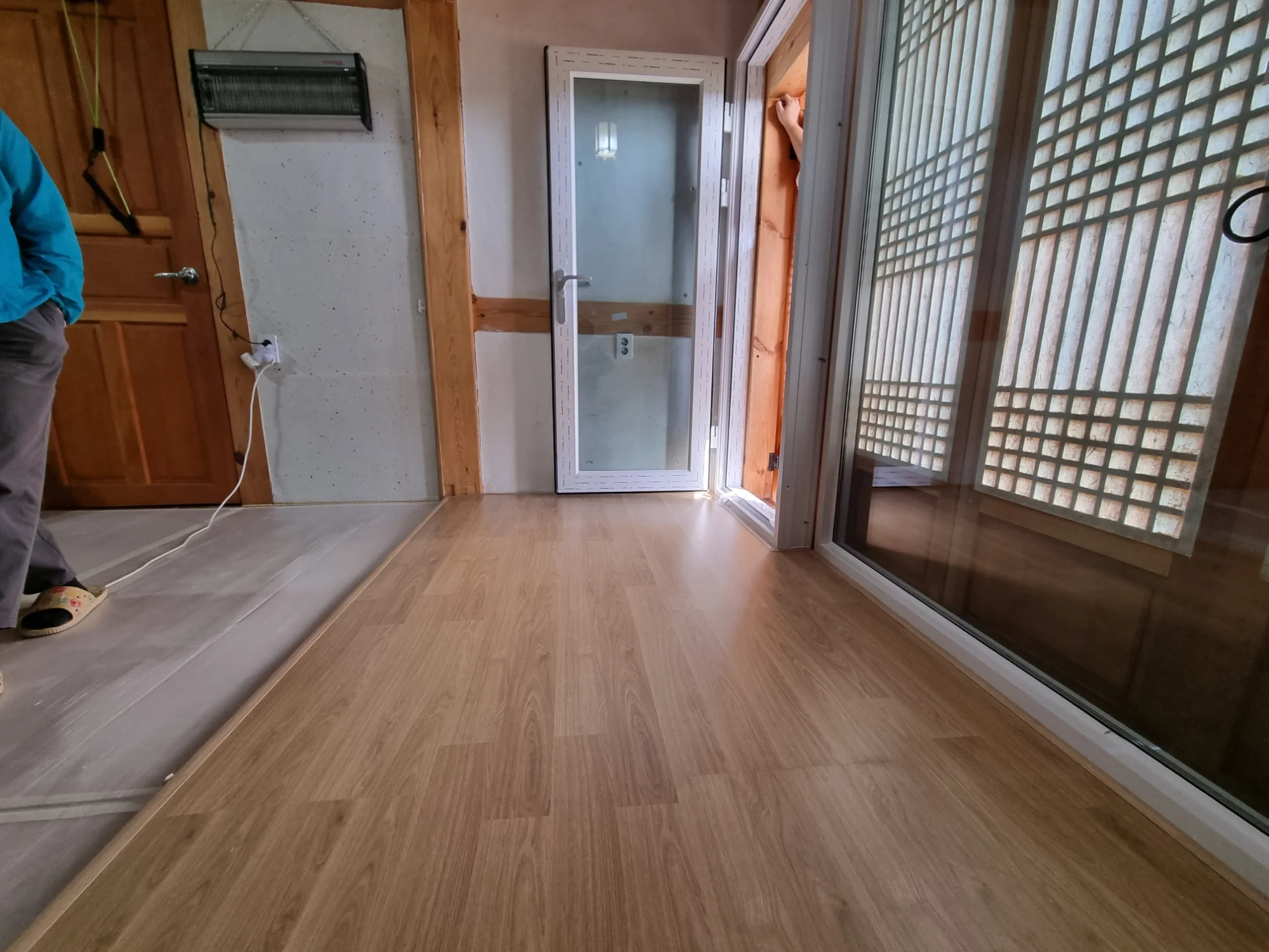 경기 안산시 주택 1평 전기온돌강화마루 시공 사진 1