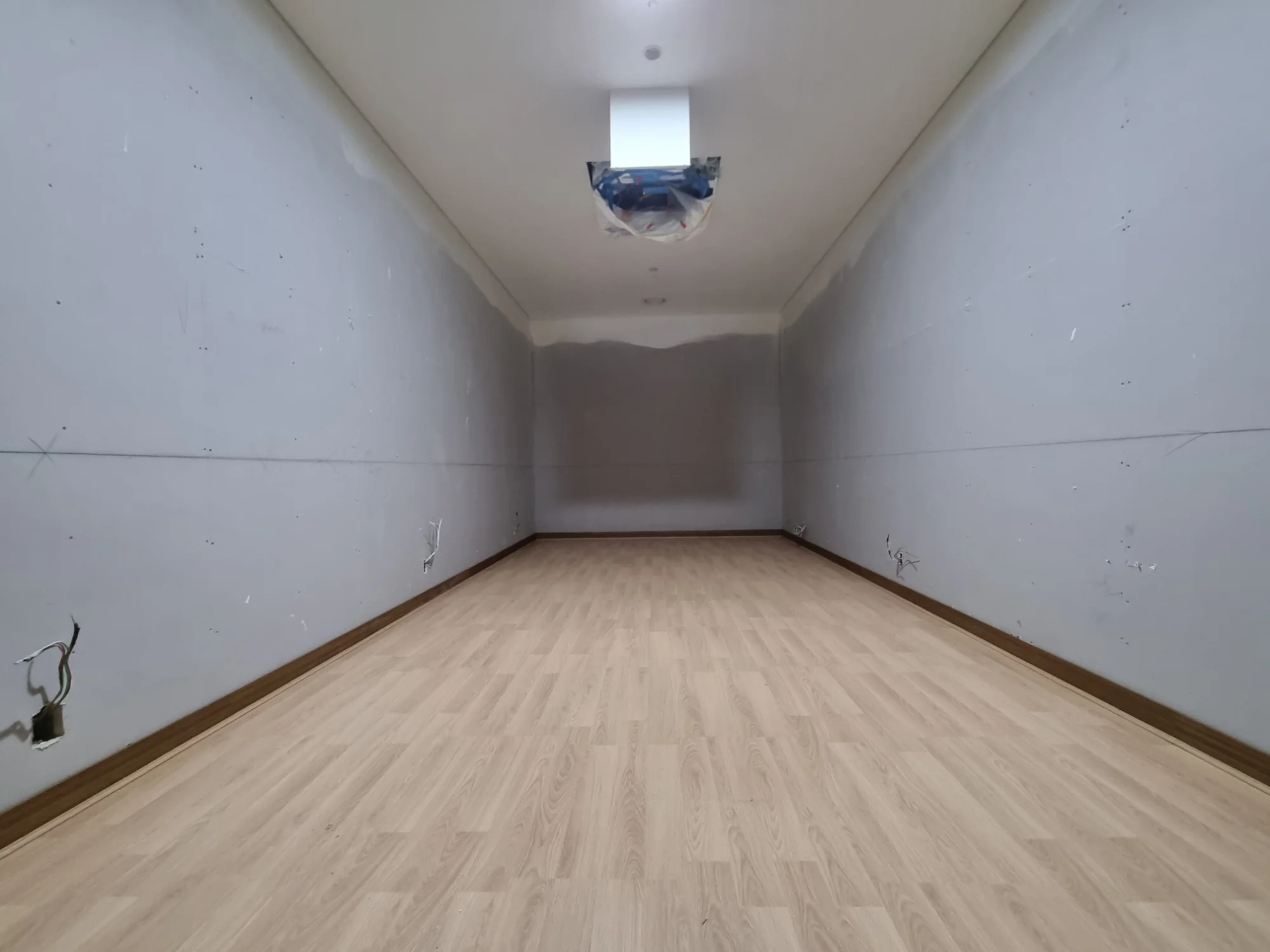 경기 고양시 휴게실 40평 전기온돌강화마루 시공 사진 1