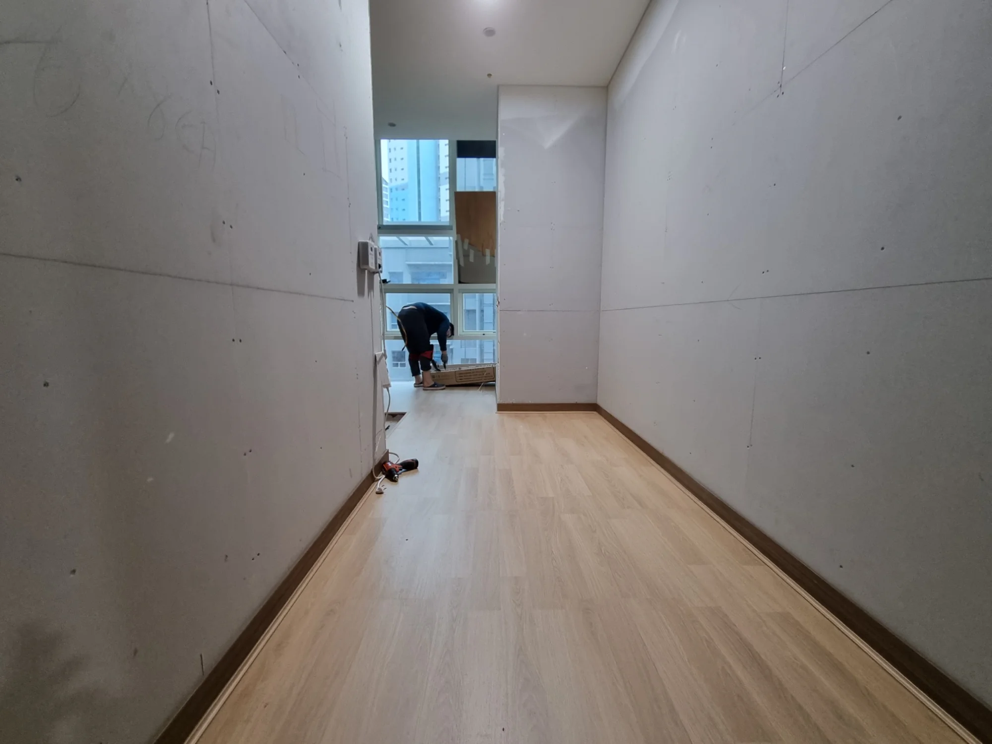 경기 고양시 휴게실 40평 전기온돌강화마루 시공 사진 3