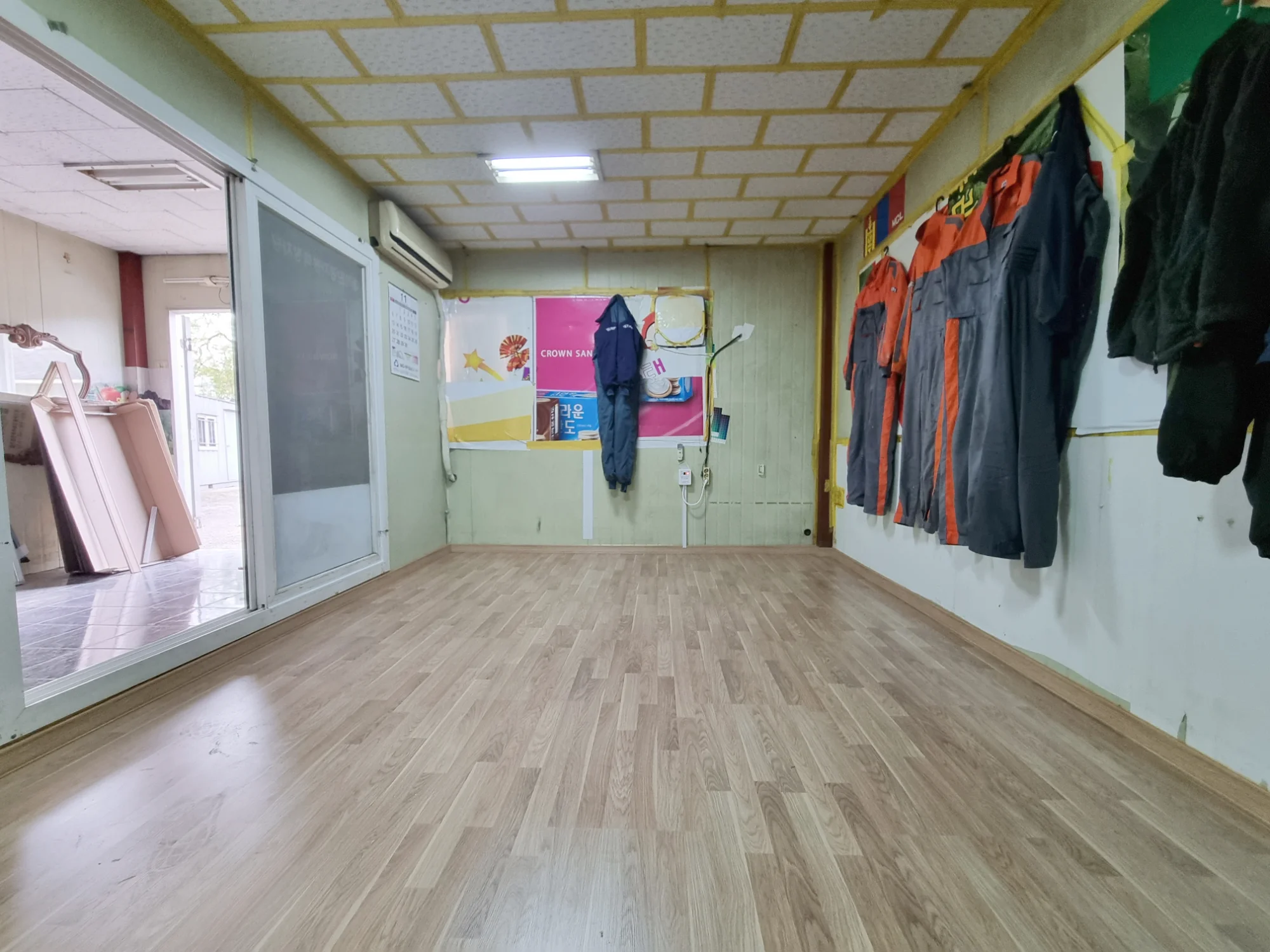경기 광주시 휴게실 5평 전기온돌강화마루 시공 사진 1